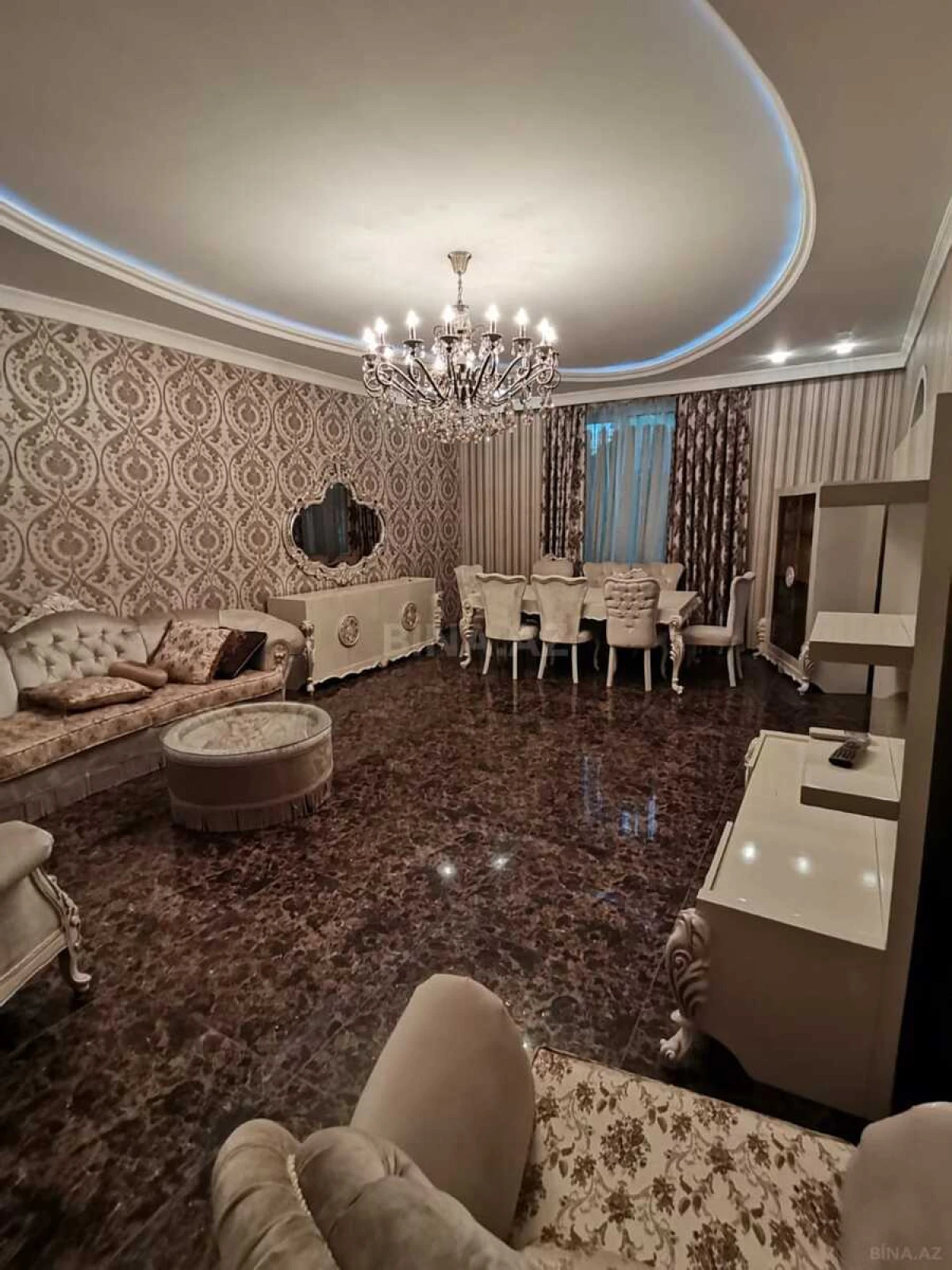 Satılır 6 otaqlı həyət evi 350 m²