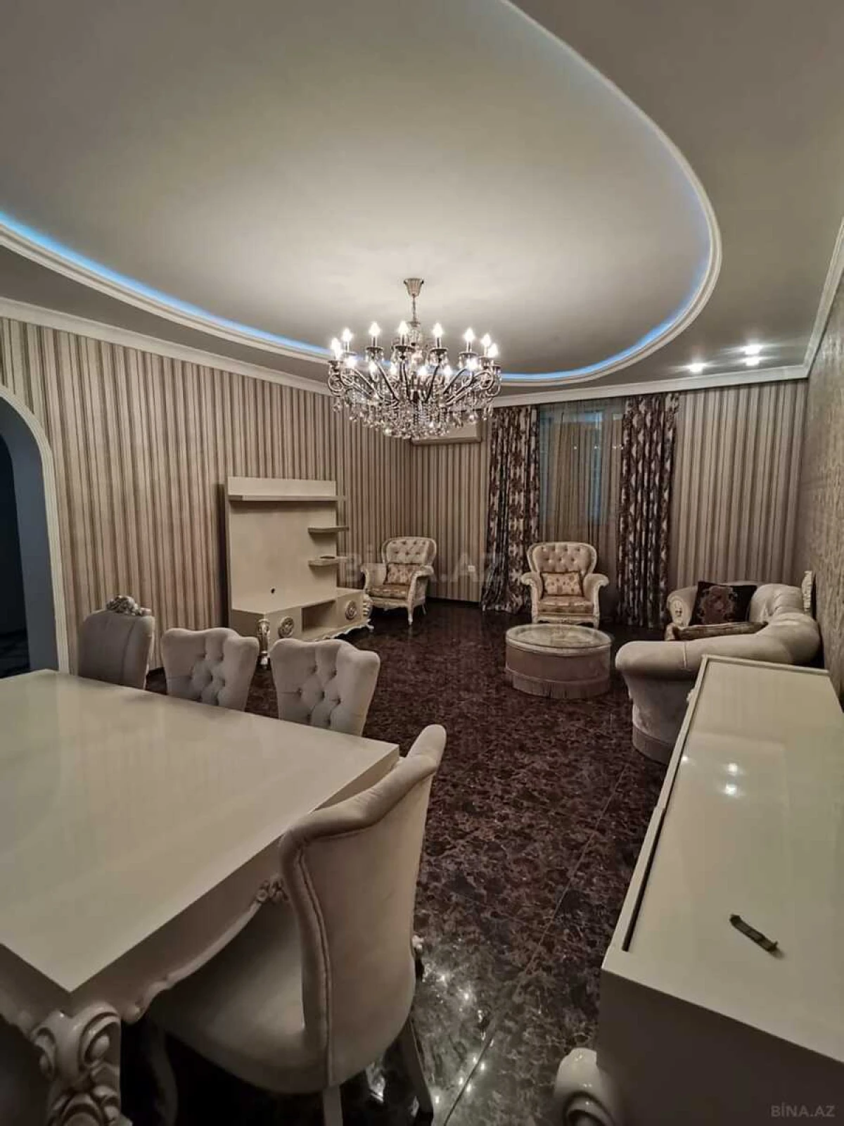 Satılır 6 otaqlı həyət evi 350 m²