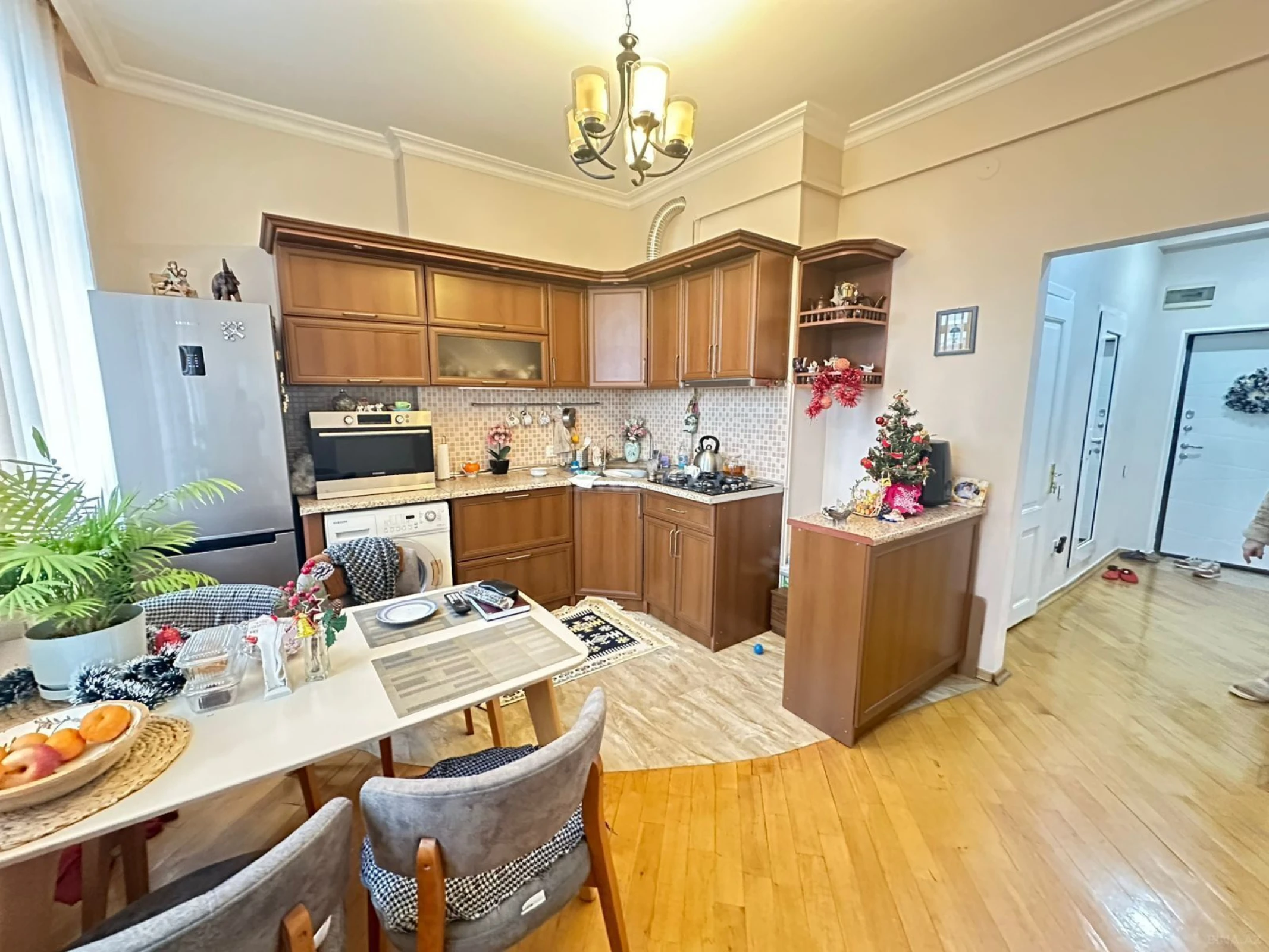 Satılır 2 otaqlı mənzil 78 m²