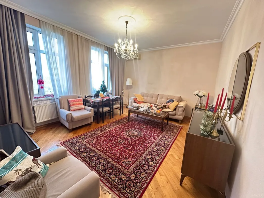Satılır 2 otaqlı mənzil 78 m²