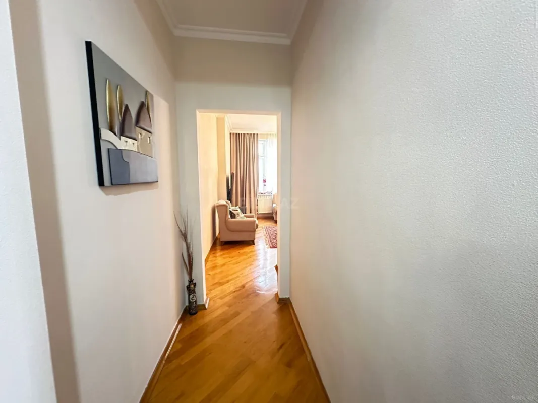 Satılır 2 otaqlı mənzil 78 m²