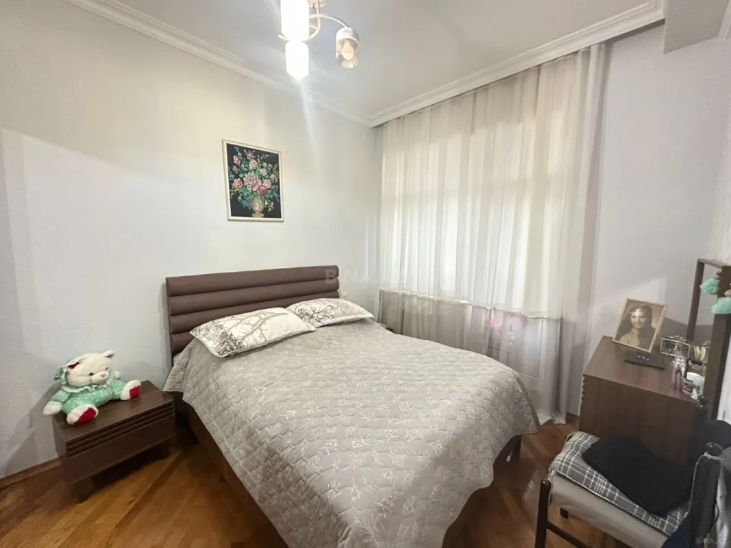 Satılır 2 otaqlı mənzil 78 m²