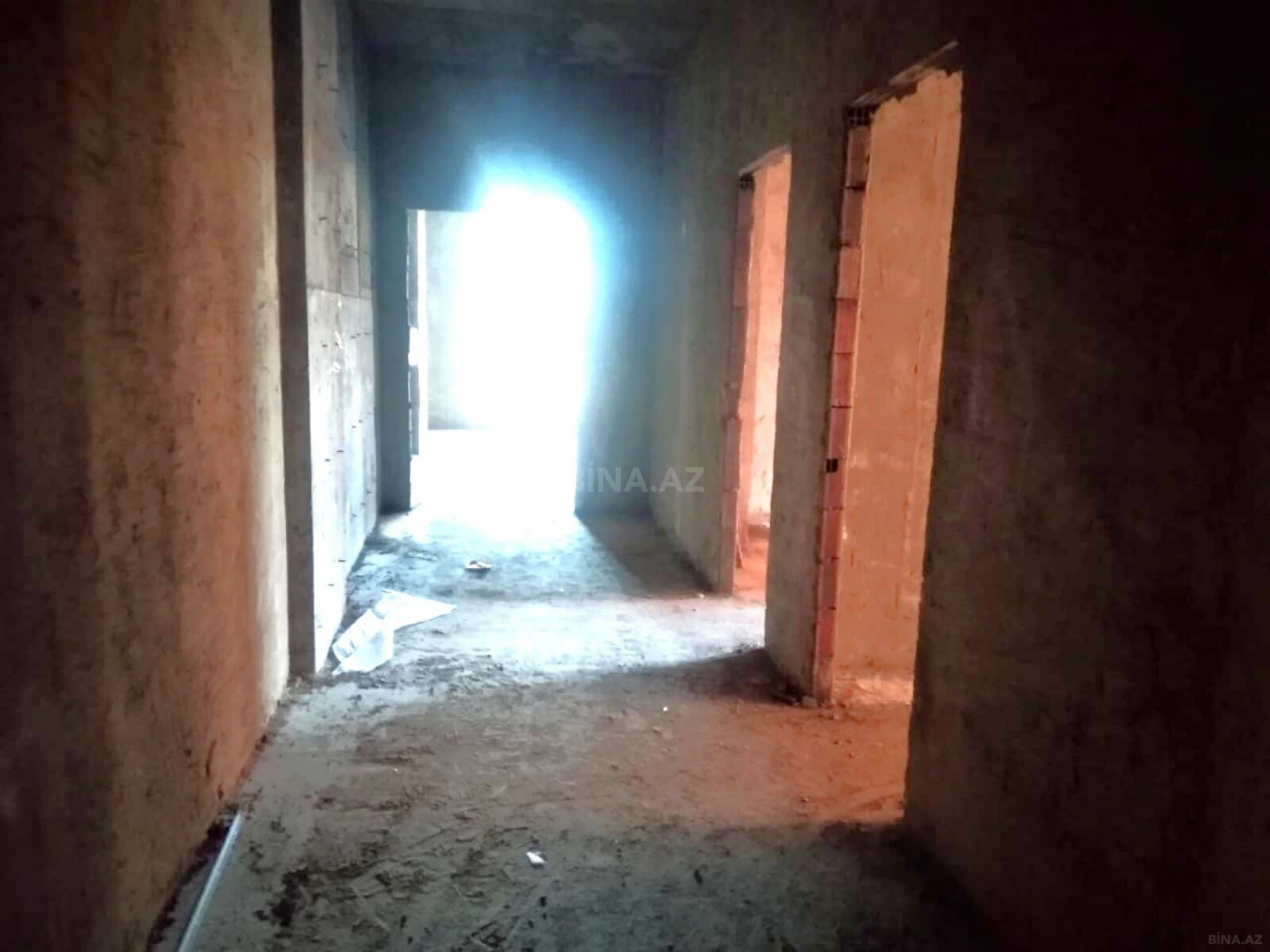 Satılır 3 otaqlı mənzil 114 m²