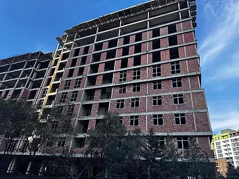 Satılır 3 otaqlı mənzil 157 m²