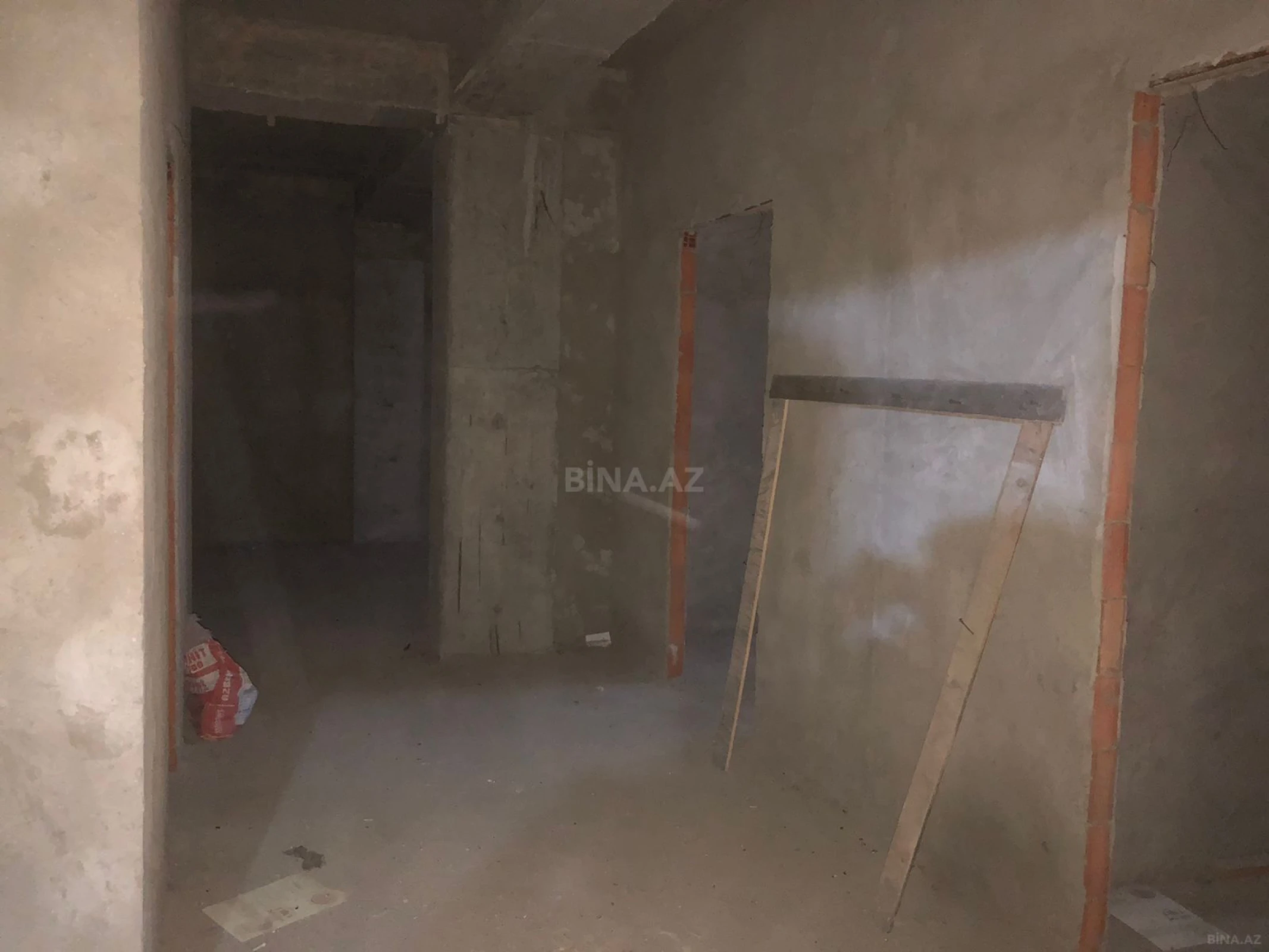 Satılır 3 otaqlı mənzil 157 m²