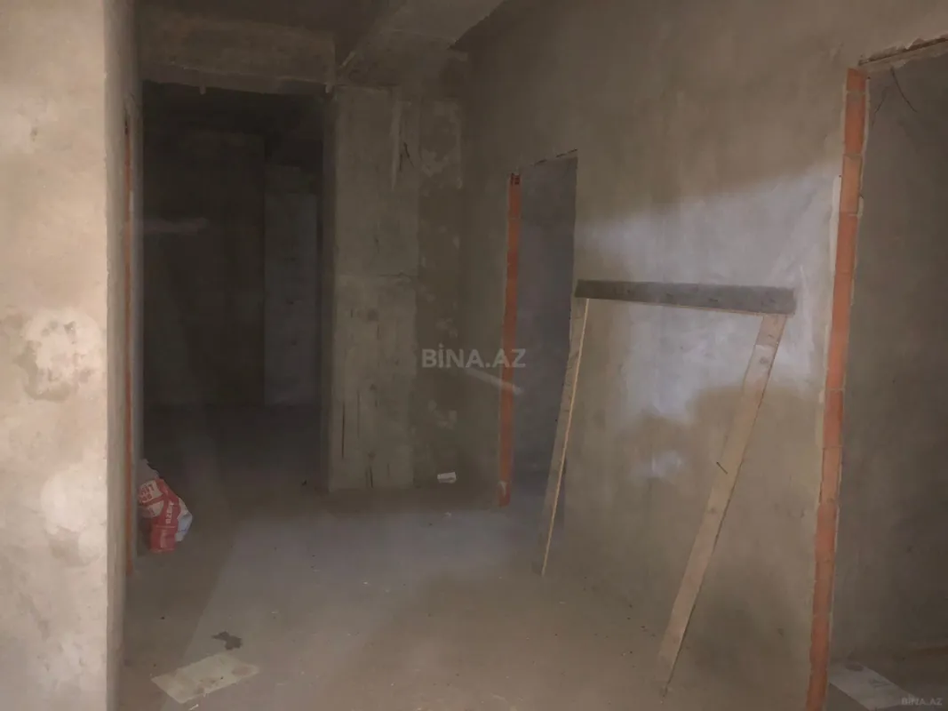 Satılır 3 otaqlı mənzil 157 m²