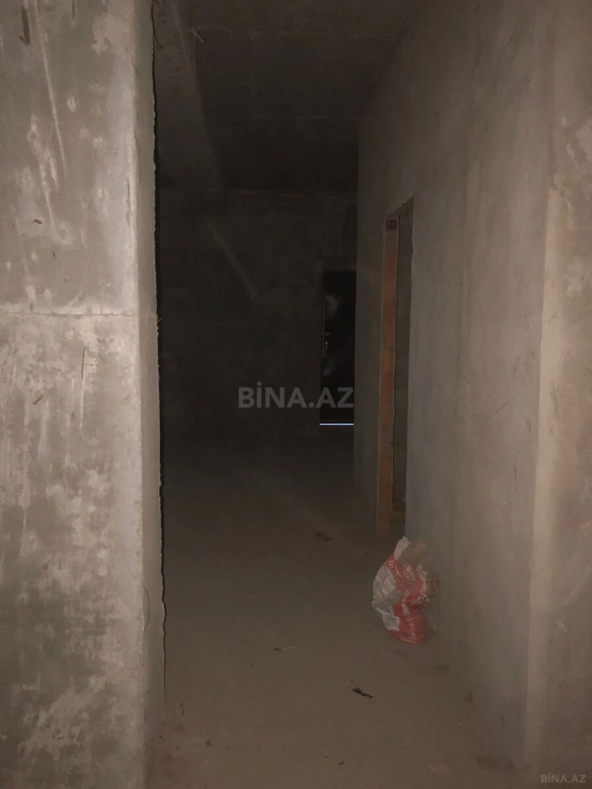 Satılır 3 otaqlı mənzil 157 m²