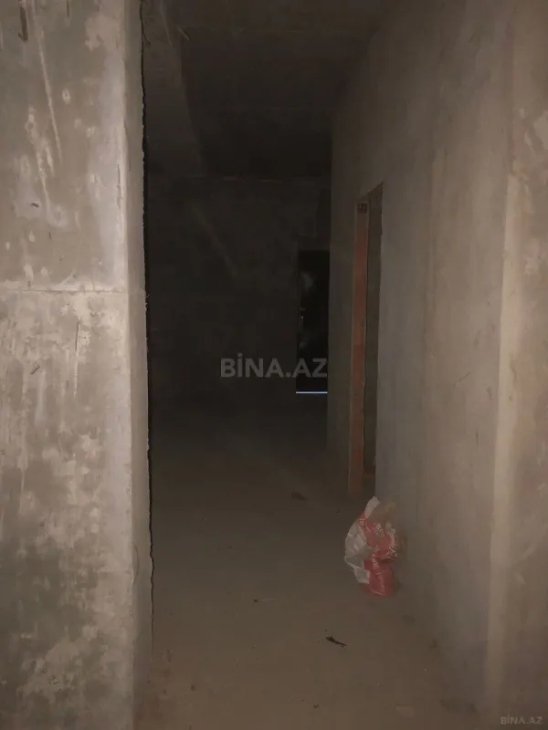 Satılır 3 otaqlı mənzil 157 m²