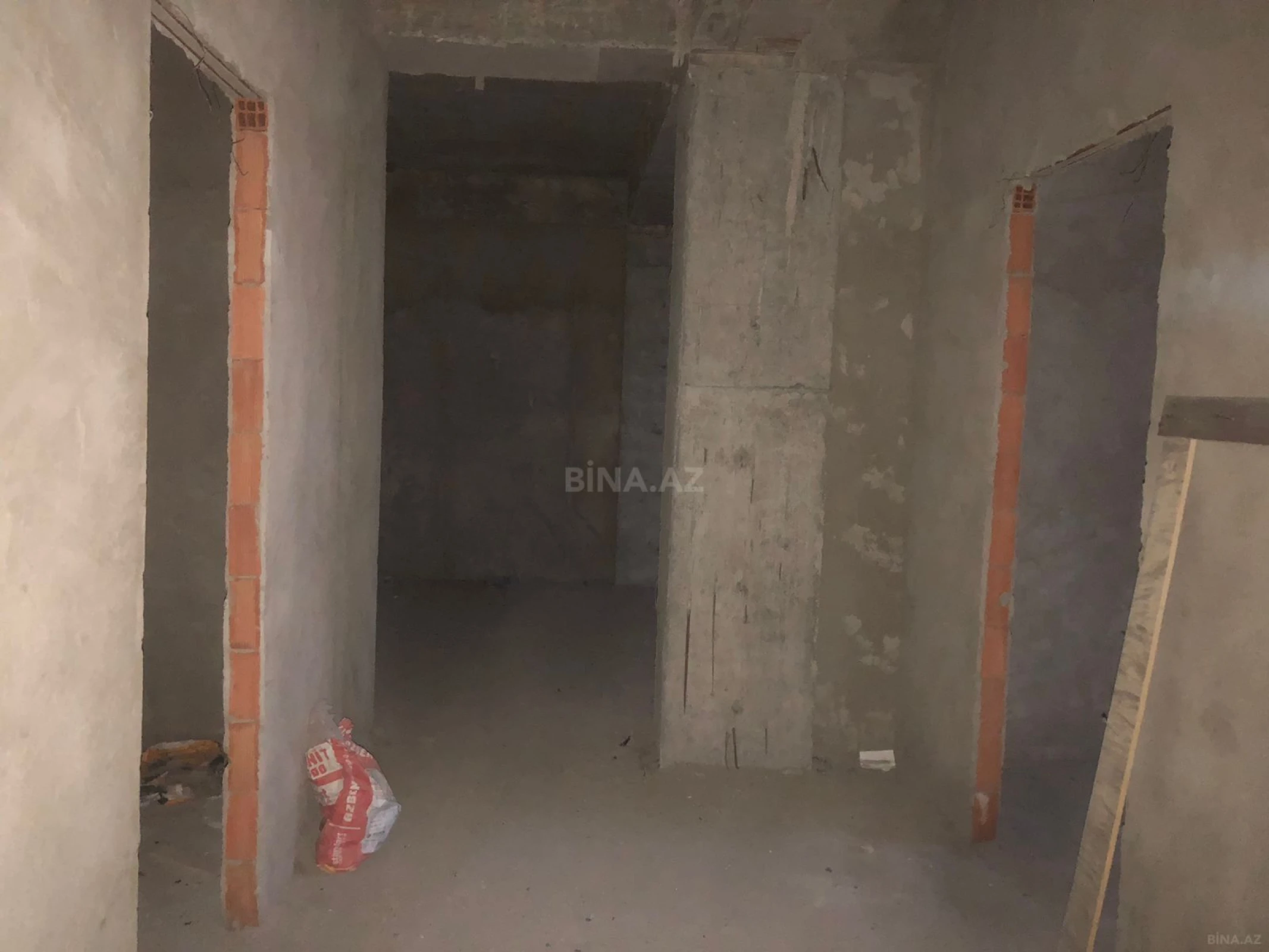 Satılır 3 otaqlı mənzil 157 m²