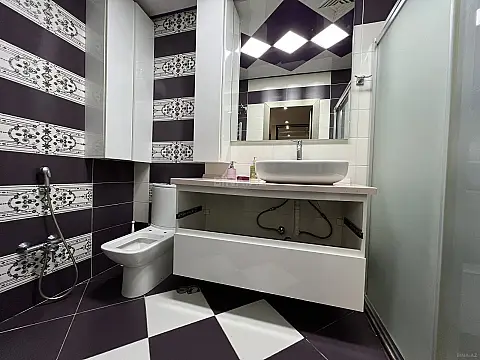 Satılır 2 otaqlı mənzil 68 m²