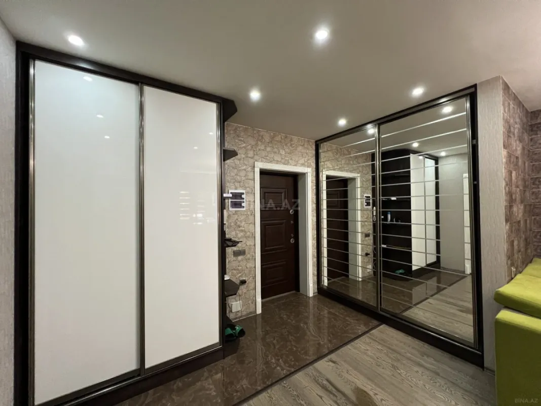 Satılır 2 otaqlı mənzil 68 m²