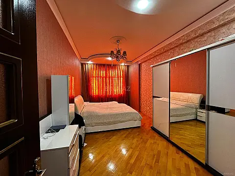 Satılır 3 otaqlı mənzil 125 m²