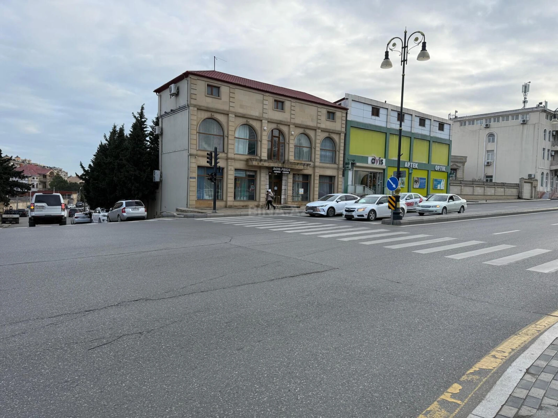 Kirayə verilir 11 otaqlı həyət evi 730 m²