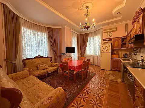 Kirayə verilir 11 otaqlı həyət evi 730 m² — Bakı, Nəsimi 11 otaq 730.00 m²