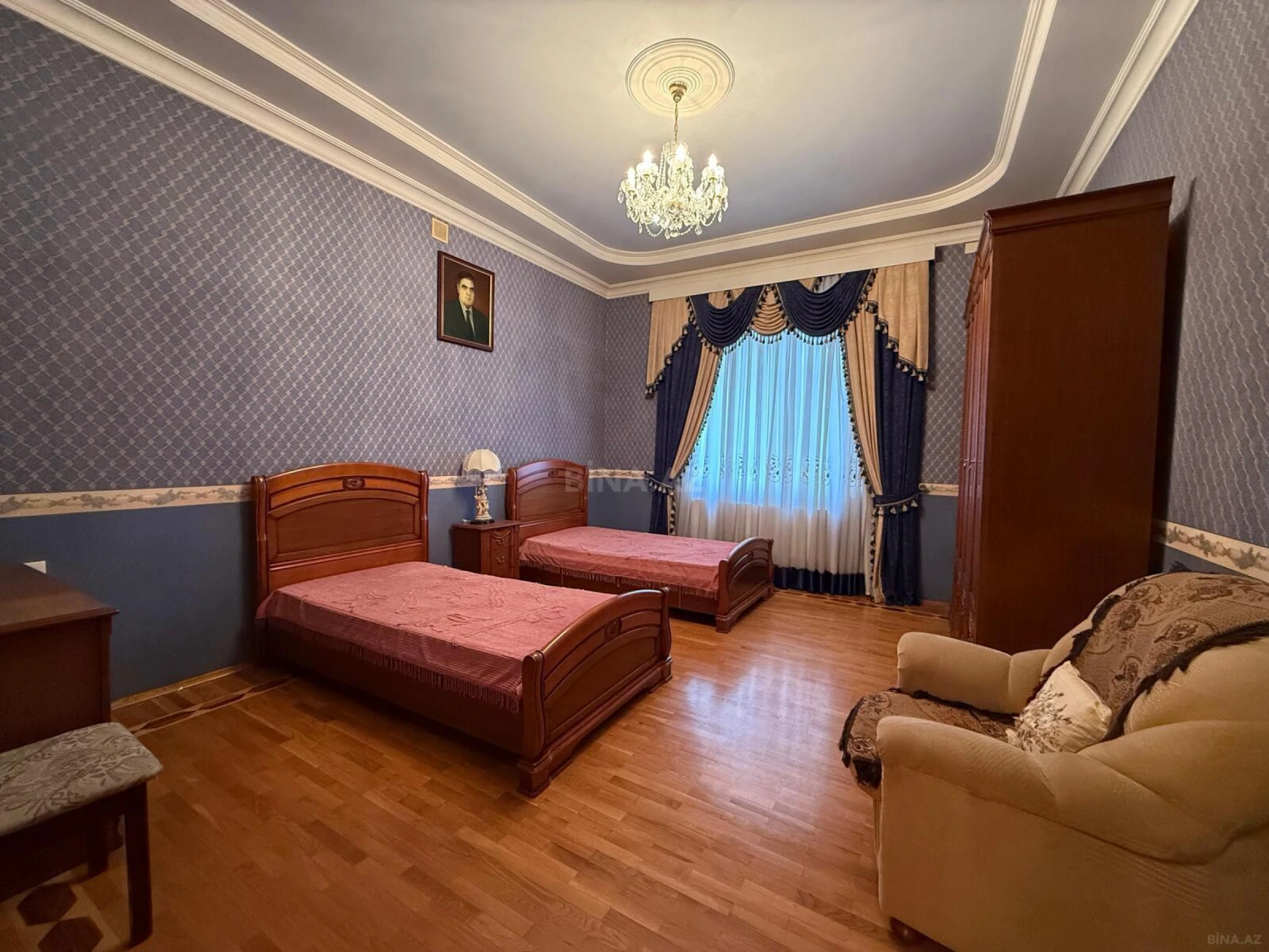Kirayə verilir 11 otaqlı həyət evi 730 m²