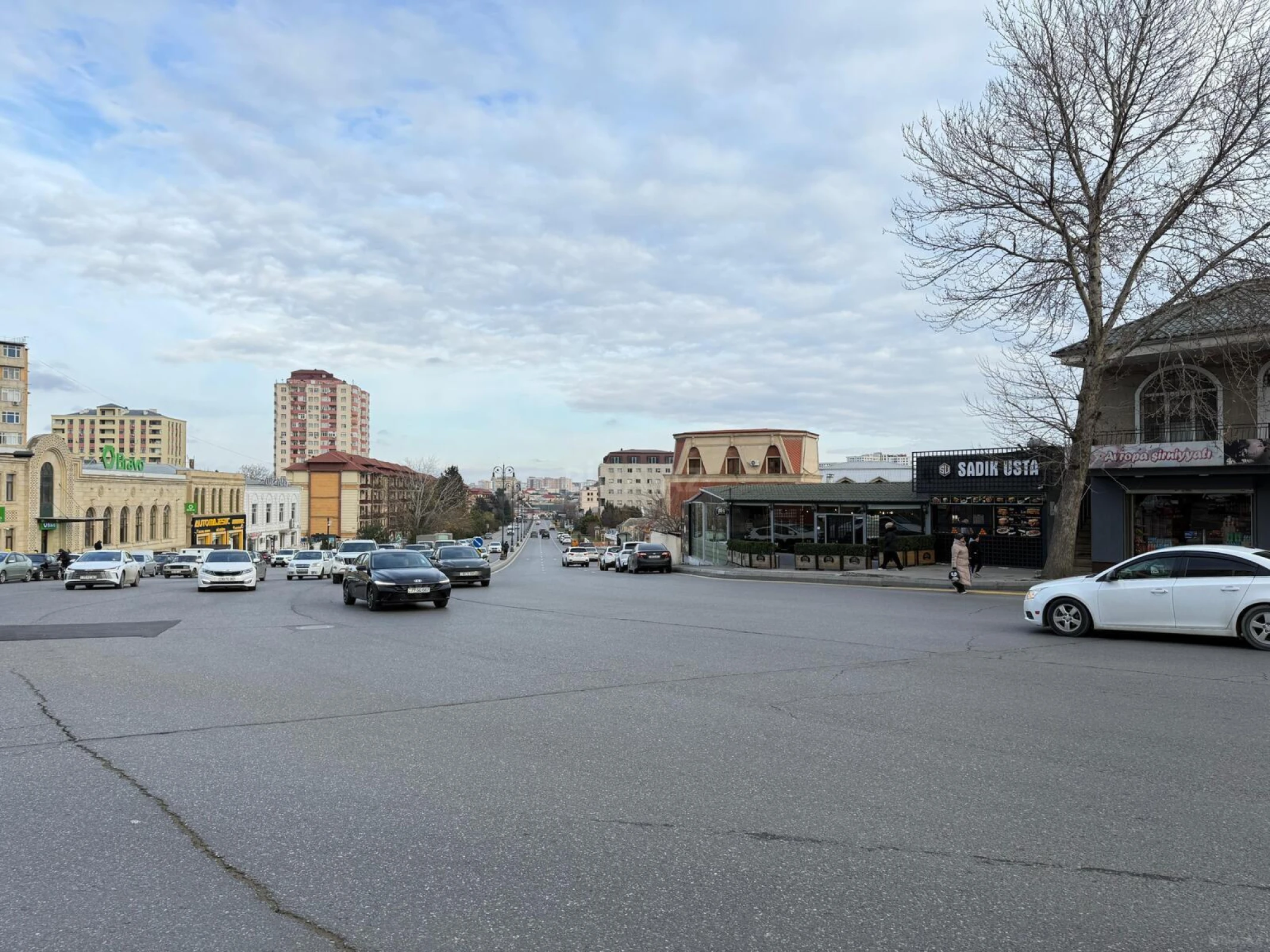 Kirayə verilir 11 otaqlı həyət evi 730 m²