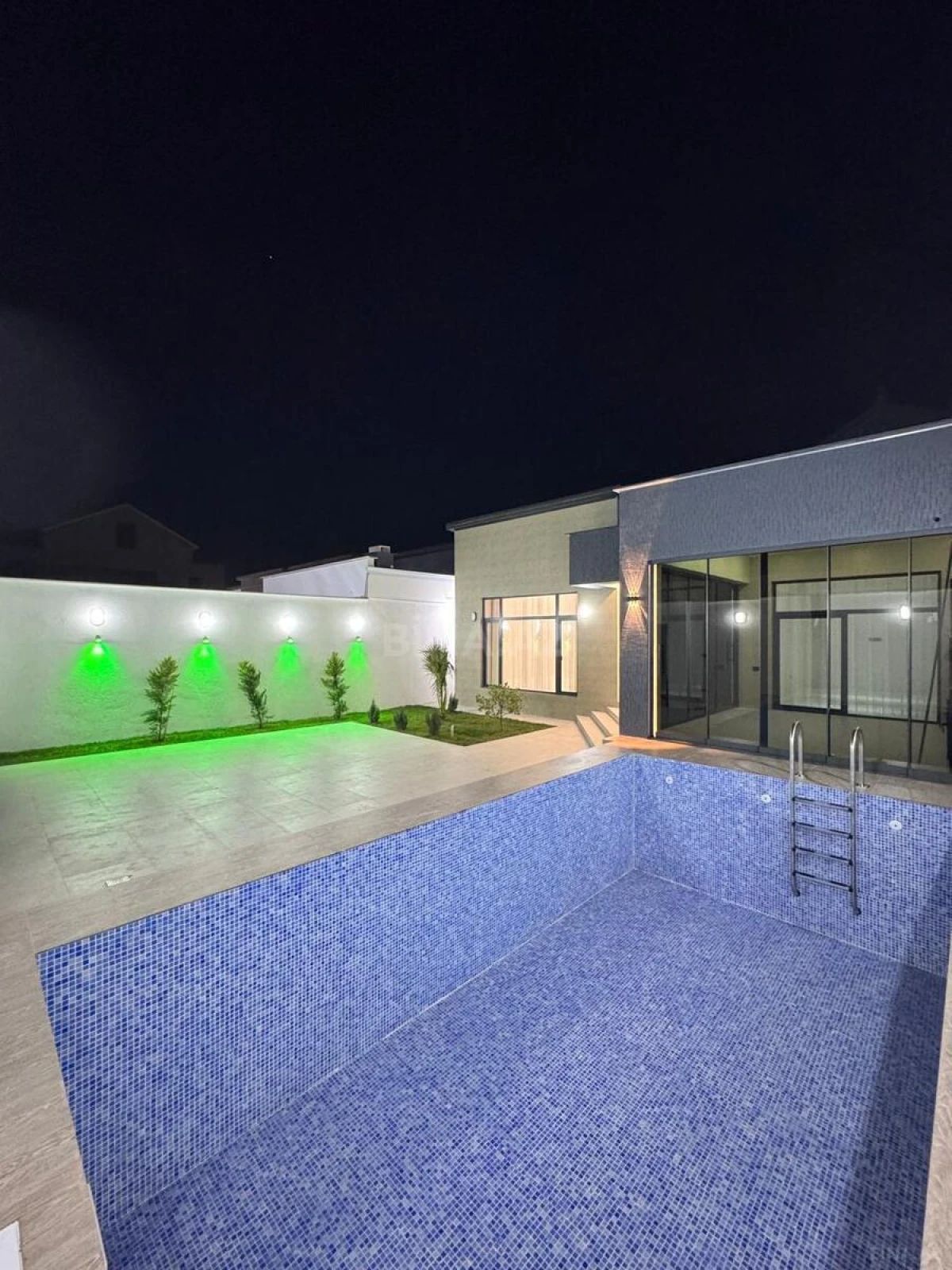 Satılır 4 otaqlı həyət evi 170 m²