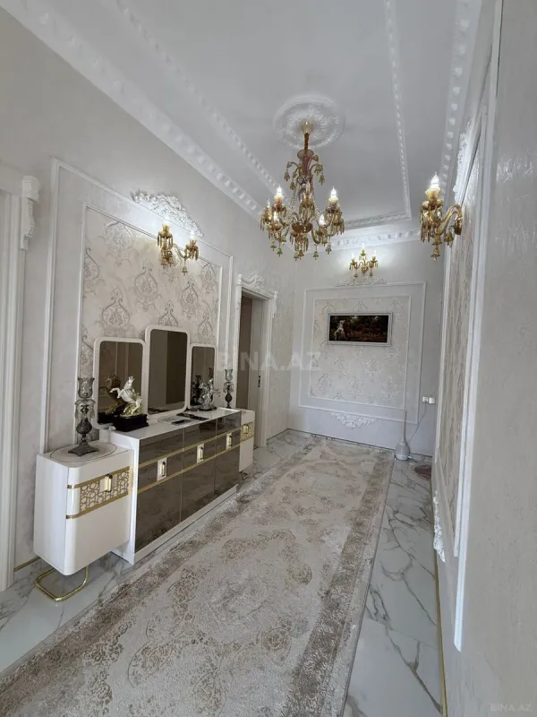 Satılır 4 otaqlı həyət evi 200 m²