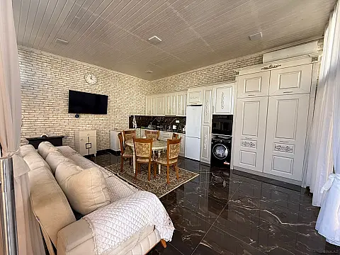 Satılır 4 otaqlı həyət evi 200 m²