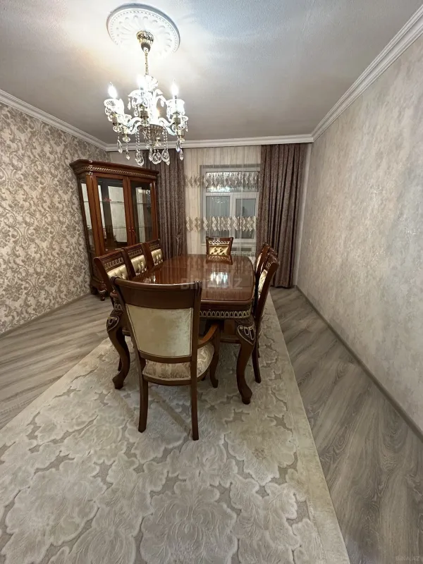 Satılır 5 otaqlı həyət evi 180 m²