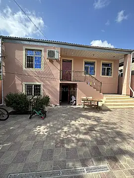 Satılır 5 otaqlı həyət evi 180 m²