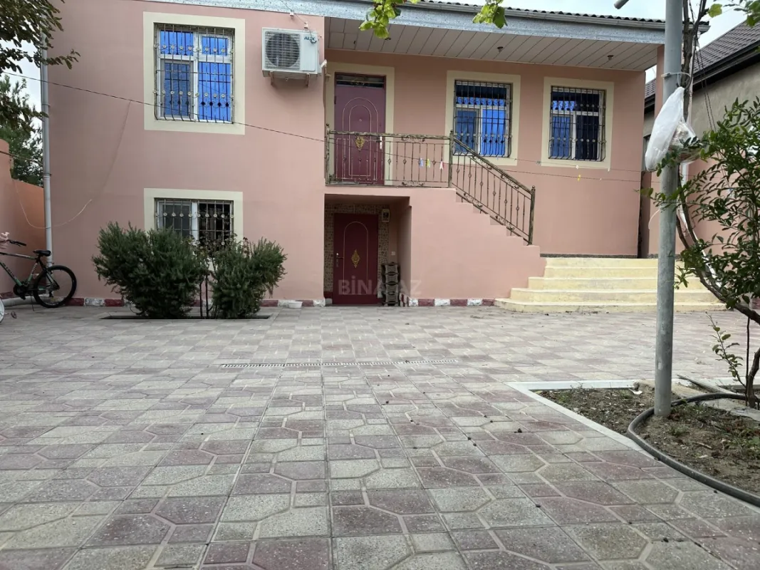 Satılır 5 otaqlı həyət evi 180 m²