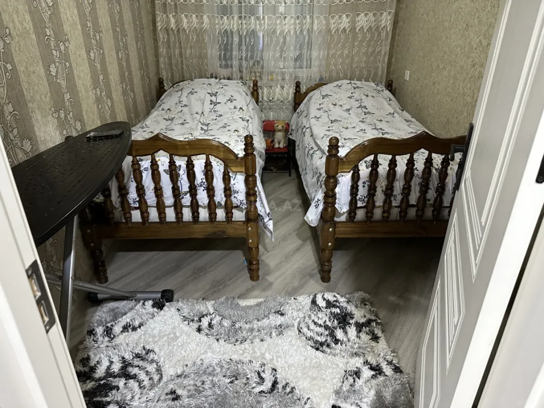 Satılır 5 otaqlı həyət evi 180 m²