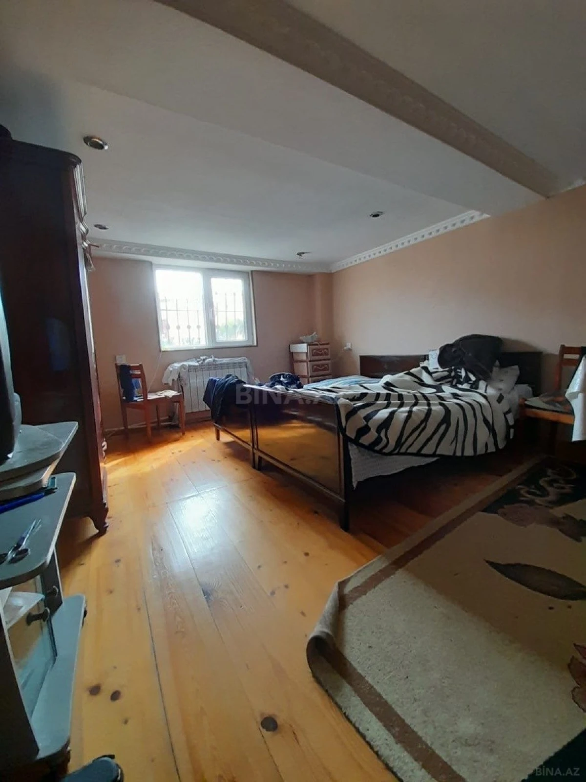 Satılır 5 otaqlı həyət evi 180 m²