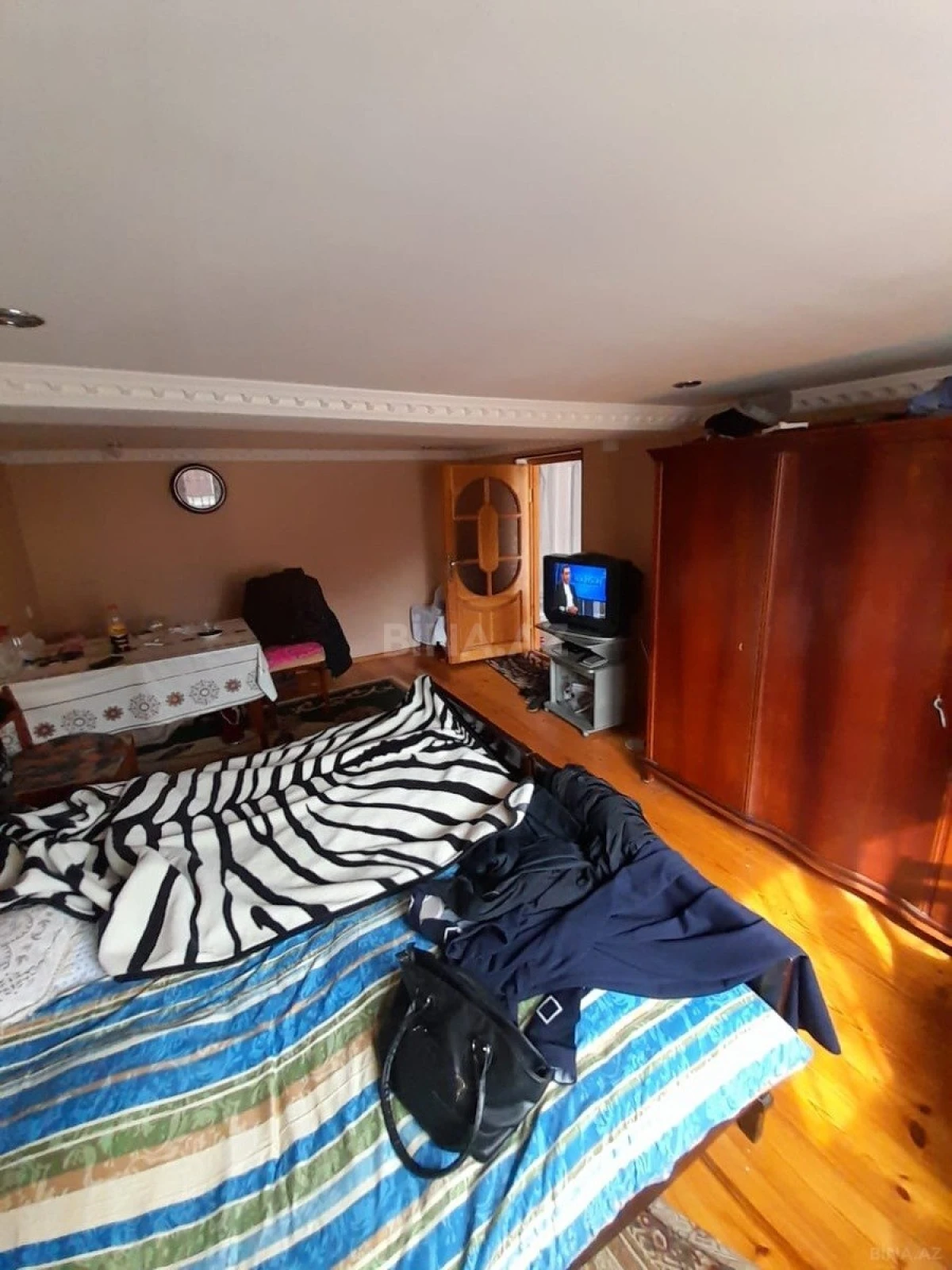 Satılır 5 otaqlı həyət evi 180 m²