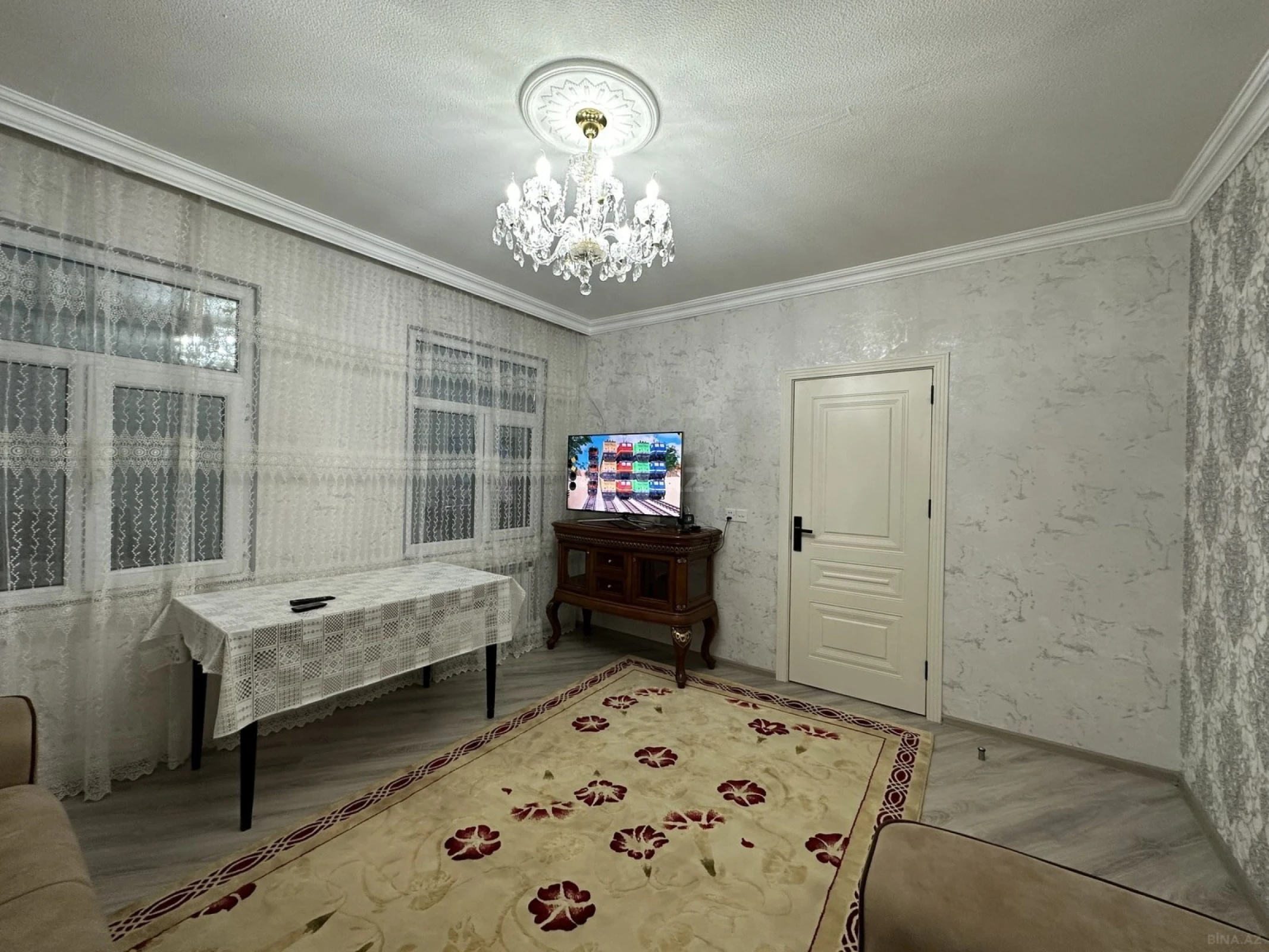 Satılır 5 otaqlı həyət evi 180 m²