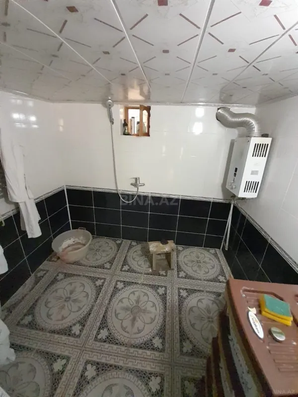 Satılır 5 otaqlı həyət evi 180 m²