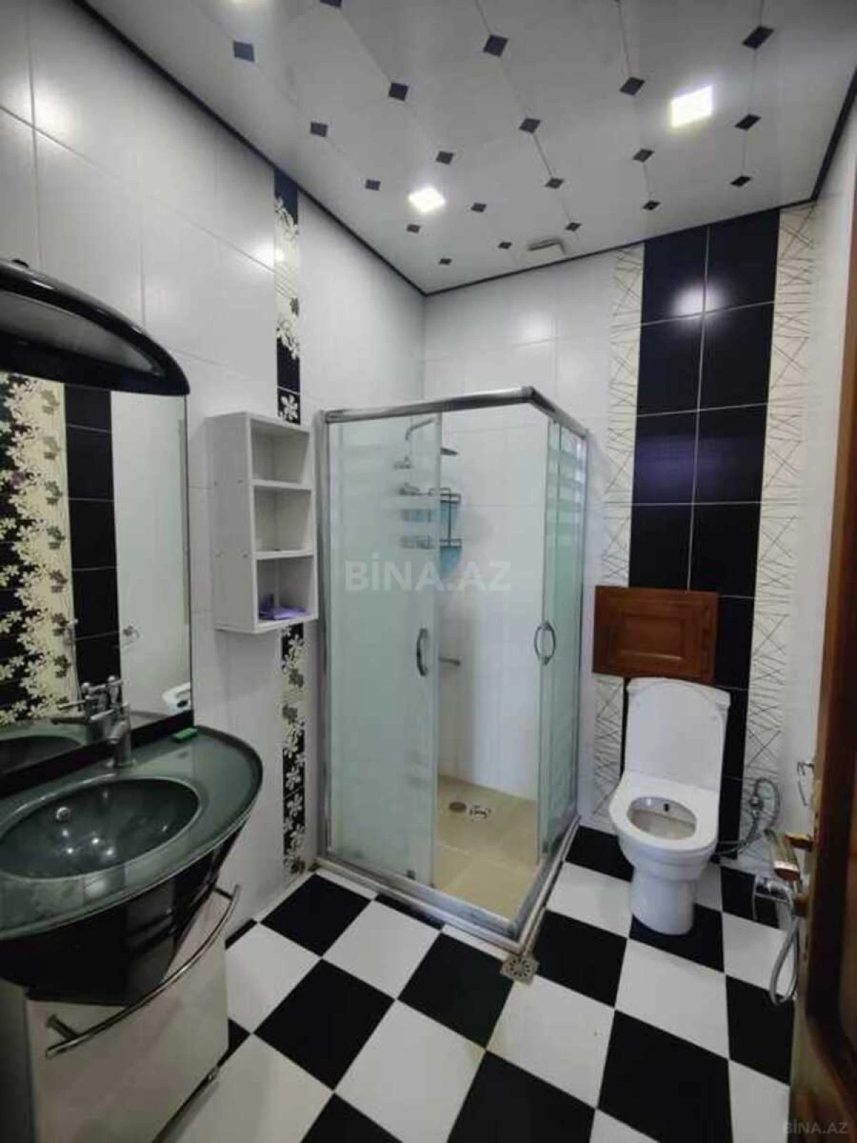 Kirayə verilir 4 otaqlı mənzil 200 m²