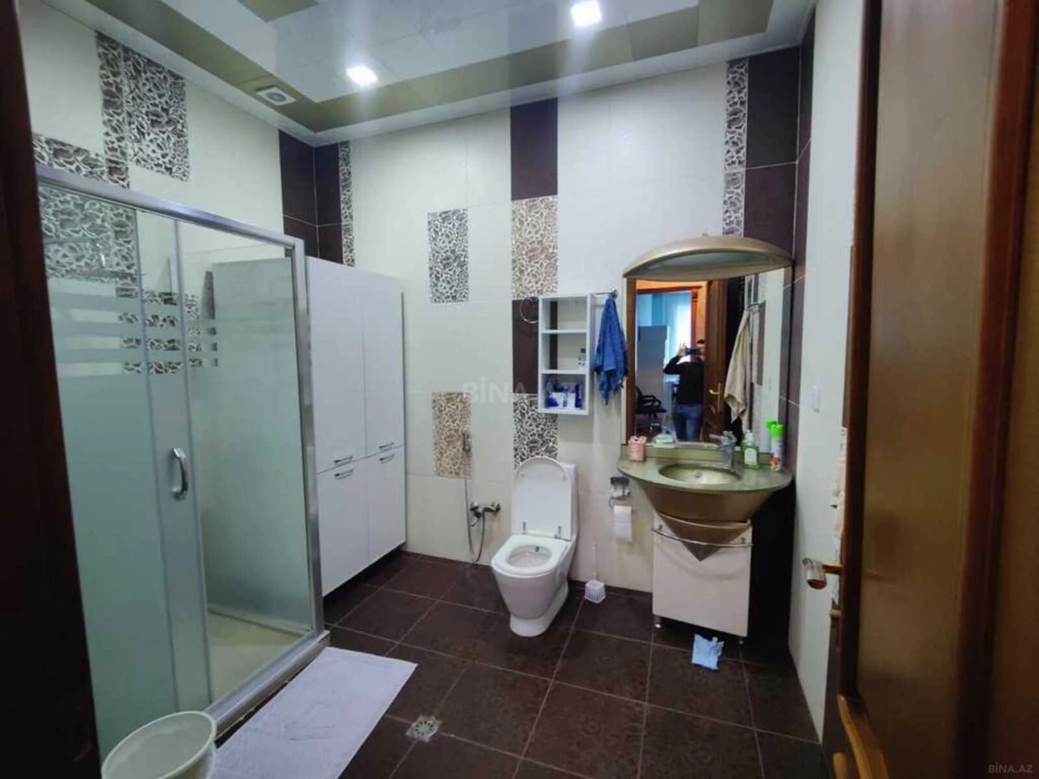 Kirayə verilir 4 otaqlı mənzil 200 m²