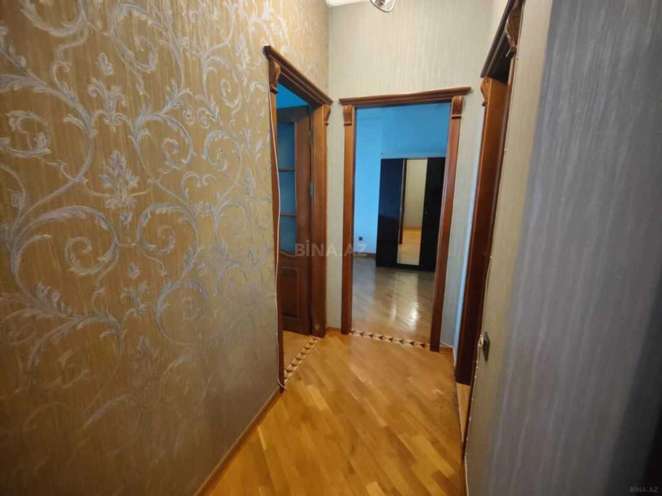 Kirayə verilir 4 otaqlı mənzil 200 m²