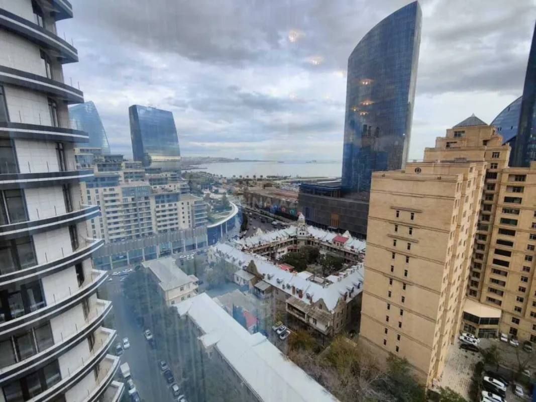 Kirayə verilir 4 otaqlı mənzil 200 m²