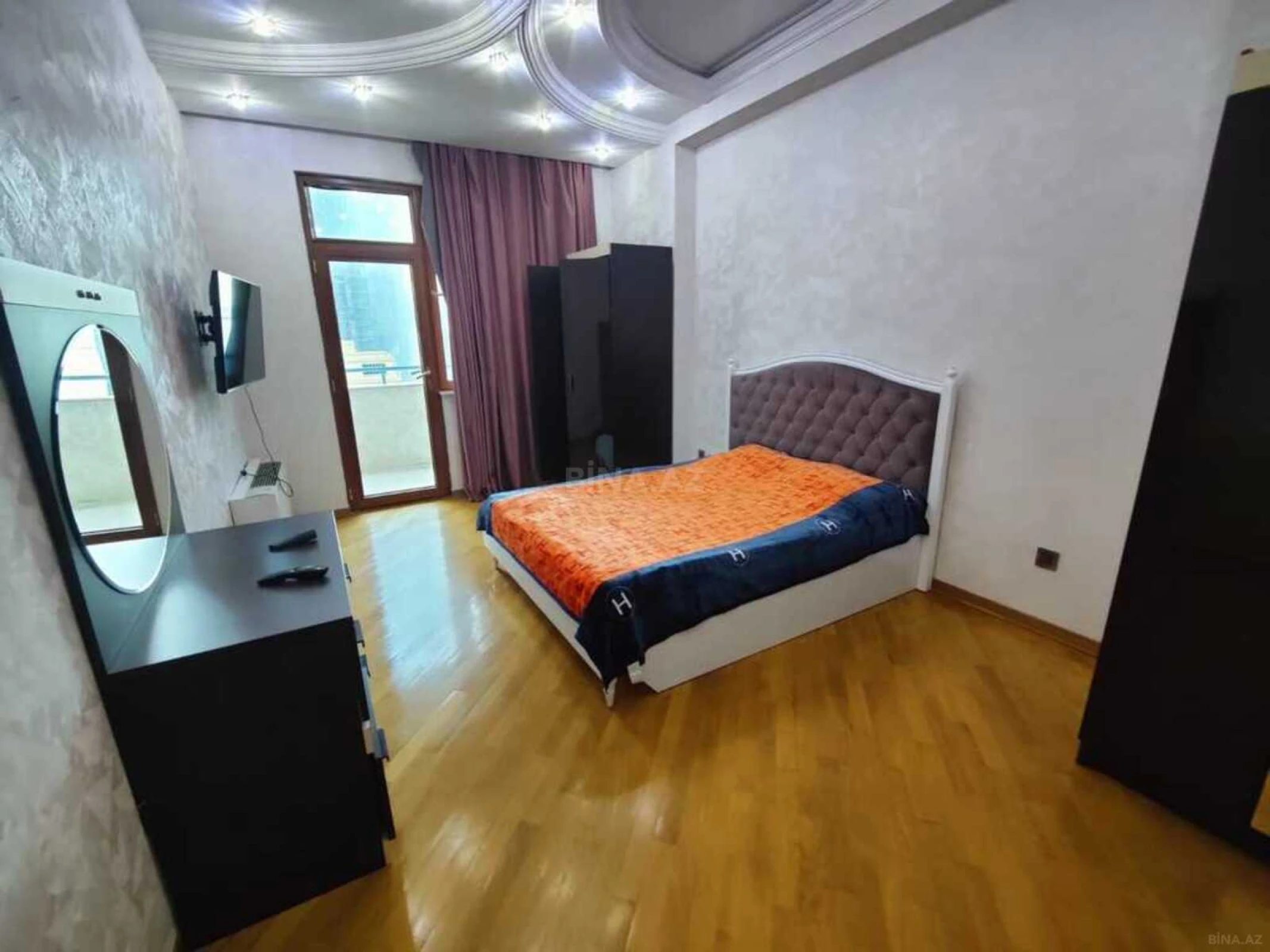 Kirayə verilir 4 otaqlı mənzil 200 m²