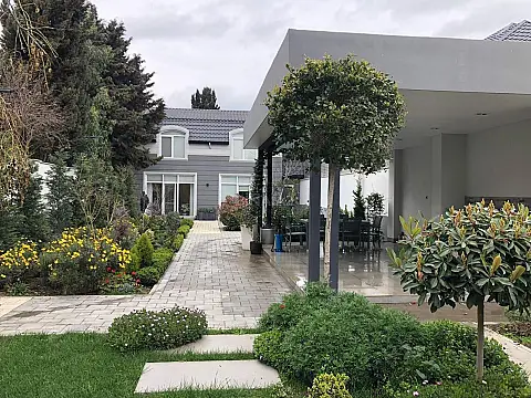 Kirayə verilir 4 otaqlı həyət evi 280 m²