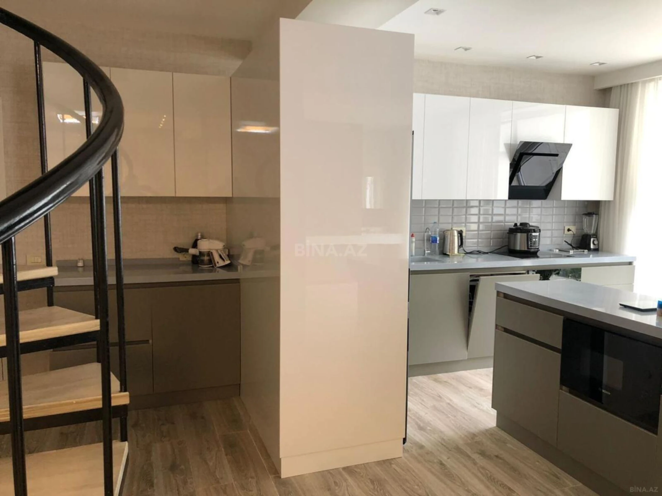 Kirayə verilir 4 otaqlı həyət evi 280 m²