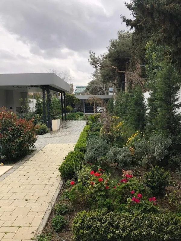 Kirayə verilir 4 otaqlı həyət evi 280 m²