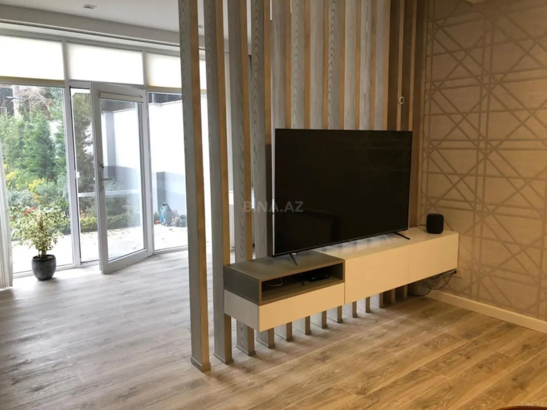 Kirayə verilir 4 otaqlı həyət evi 280 m²