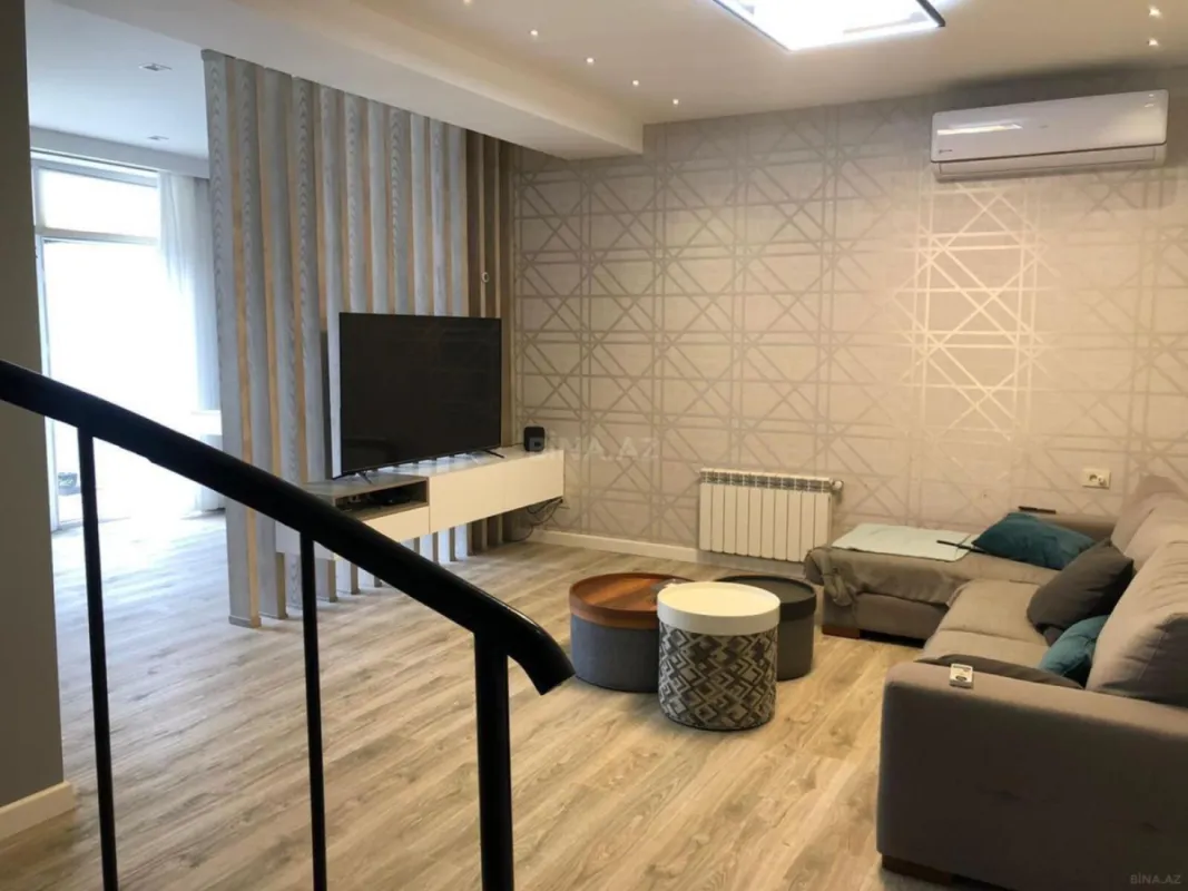 Kirayə verilir 4 otaqlı həyət evi 280 m²