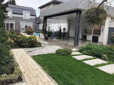 Kirayə verilir 4 otaqlı həyət evi 280 m²