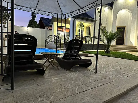 Kirayə verilir 5 otaqlı həyət evi 300 m²