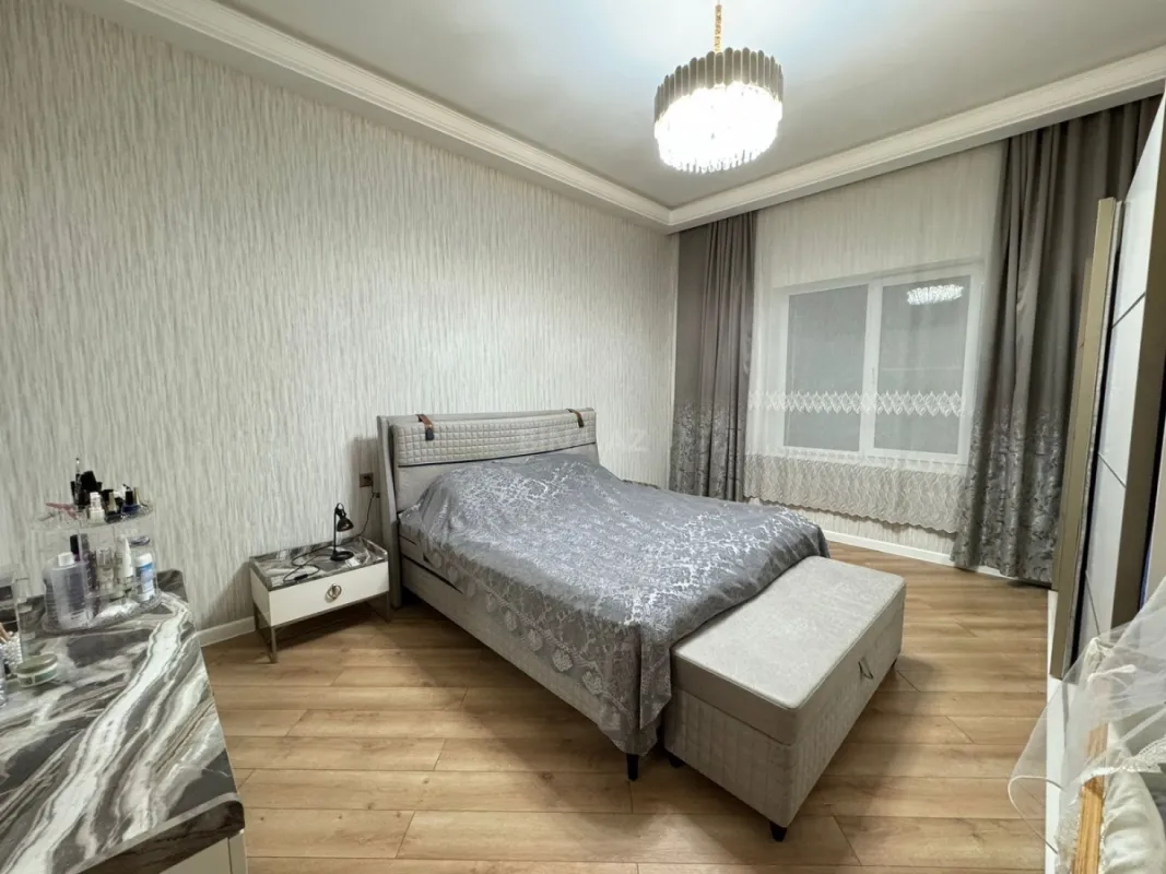 Kirayə verilir 5 otaqlı həyət evi 300 m²