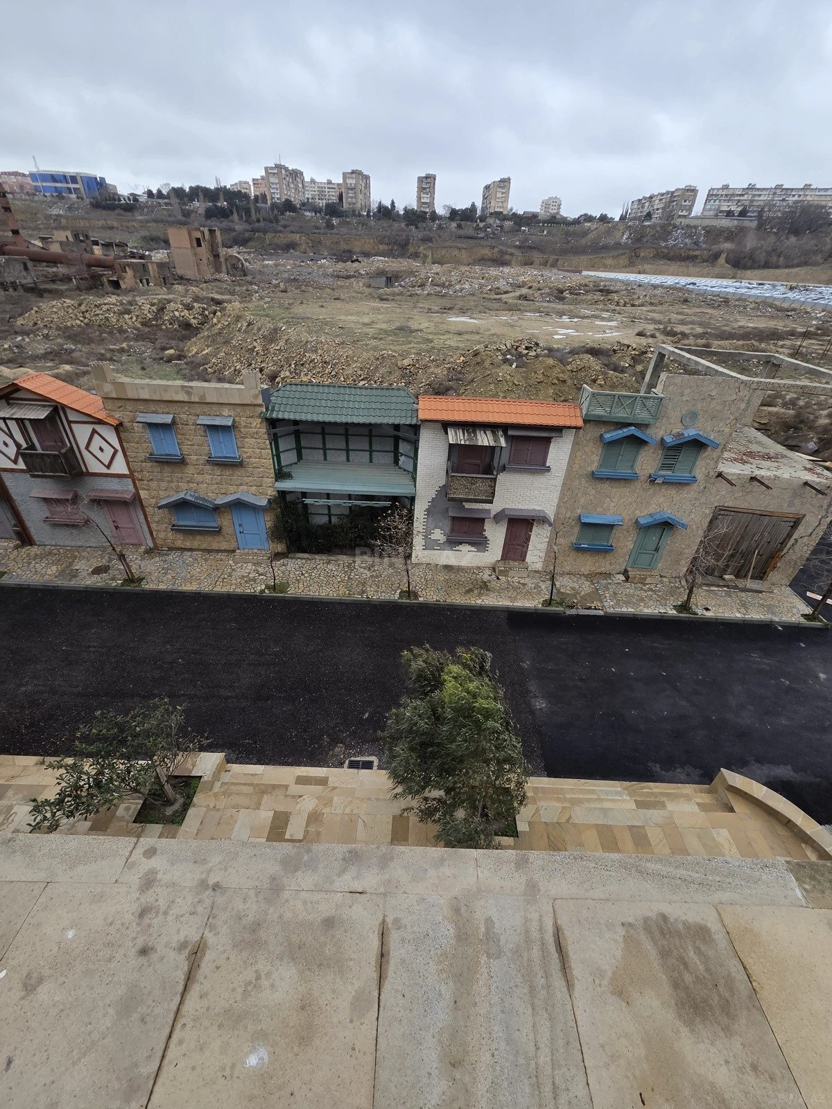 Satılır 2 otaqlı mənzil 71 m²