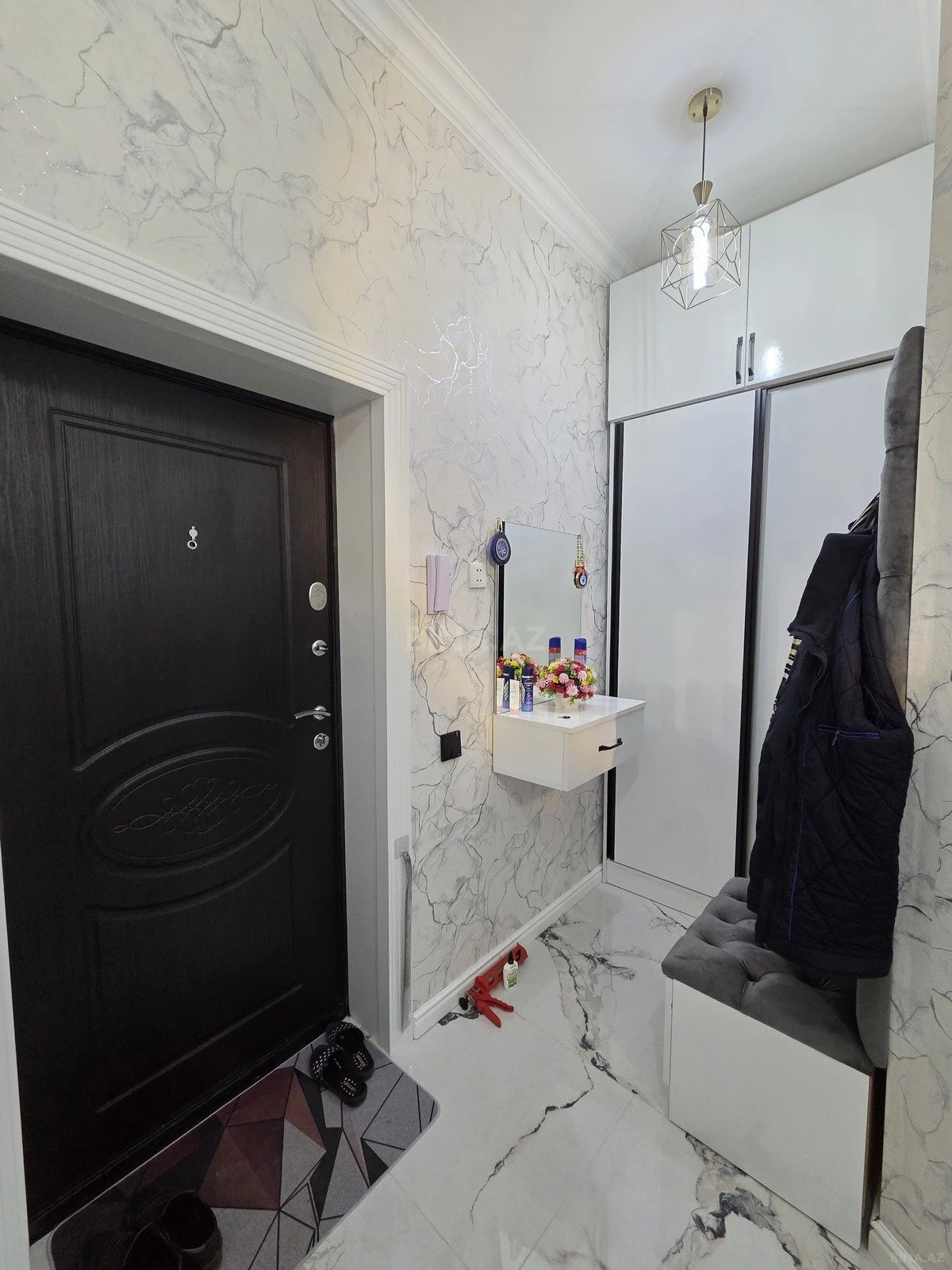 Satılır 2 otaqlı mənzil 71 m²