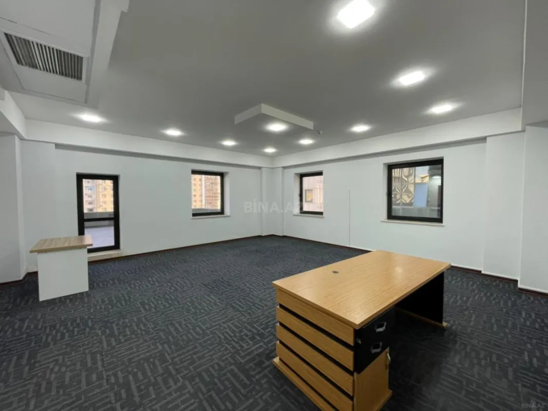 Kirayə verilir 4 otaqlı ofis 245 m²