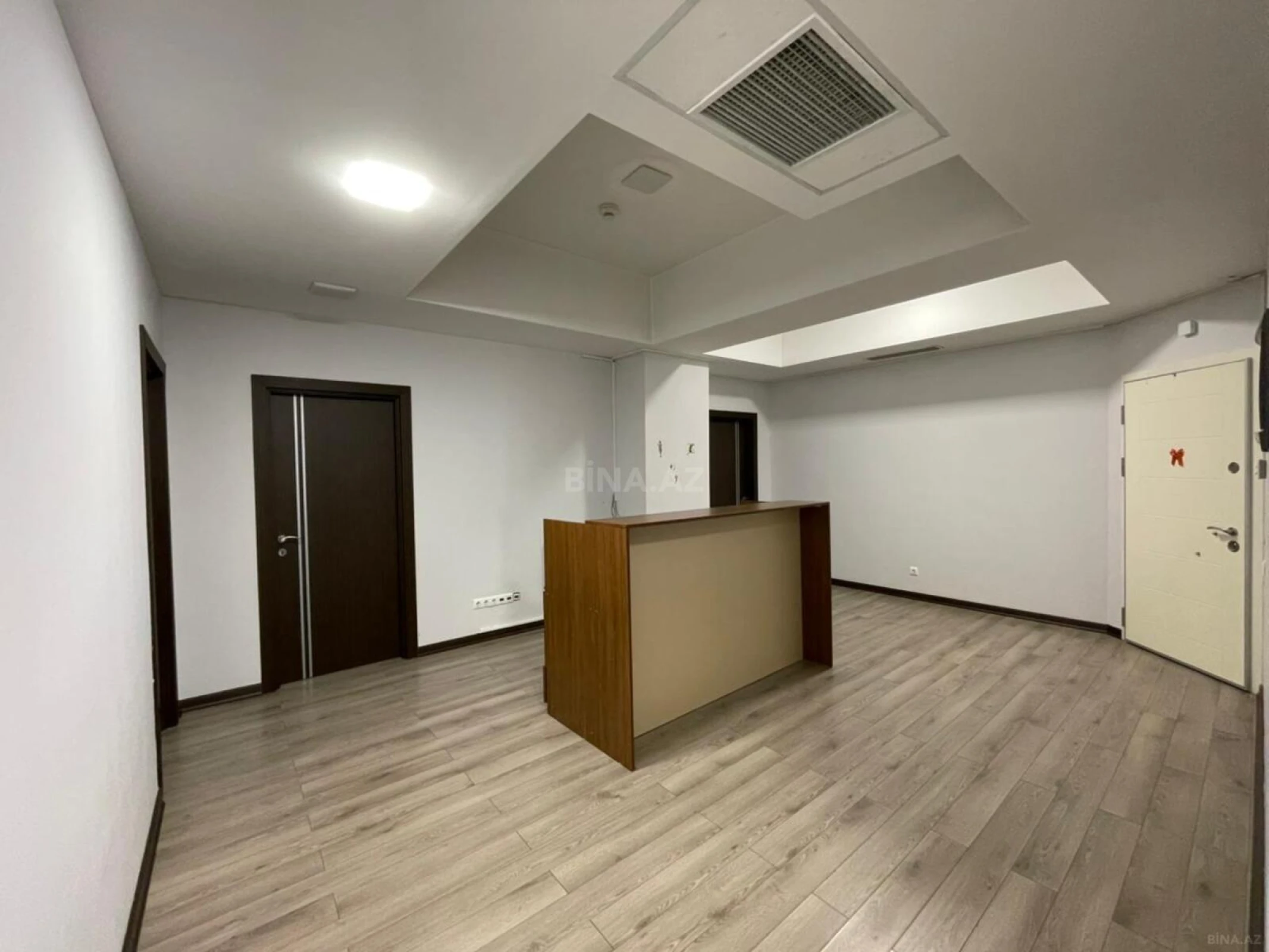 Kirayə verilir 4 otaqlı ofis 245 m²