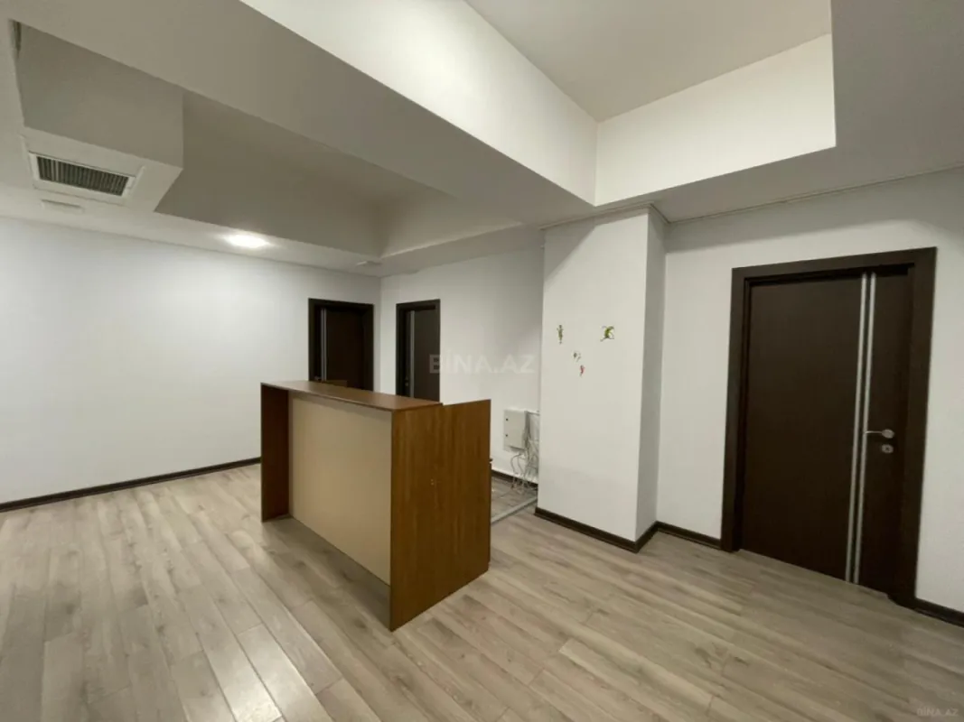 Kirayə verilir 4 otaqlı ofis 245 m²