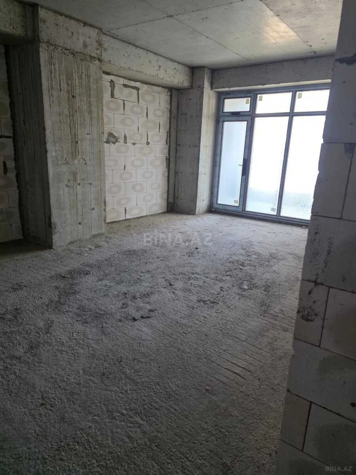 Satılır 3 otaqlı mənzil 148 m²